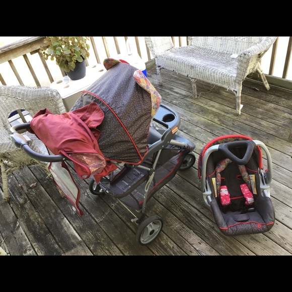 EZ Ride5 HelloKitty Travel Stroller System - Picture 2 of 7